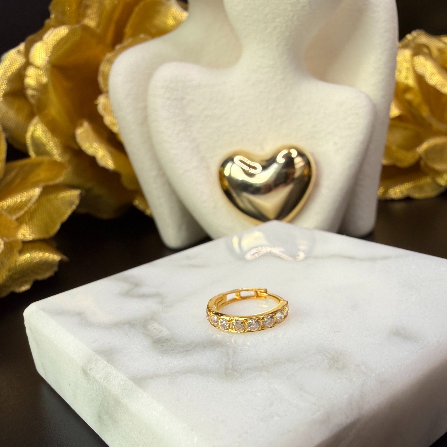 9ct Gold 8 Stone Wide Nose Ring